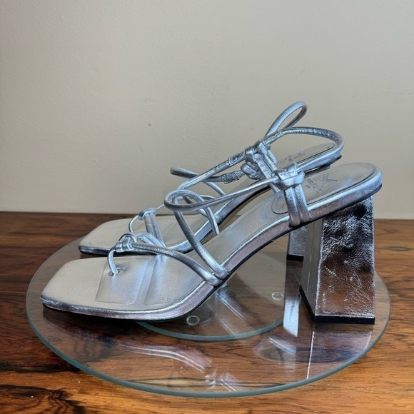 NEW Marc Fisher Giada Sandal in silver - Picture 7 of 16